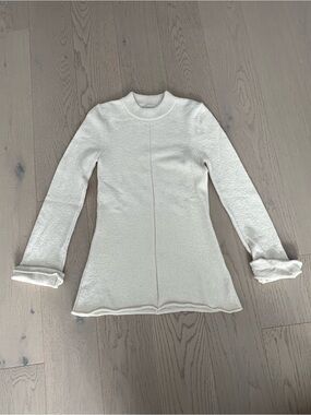 Cream Long Sleeve Knit Top with Center Seam